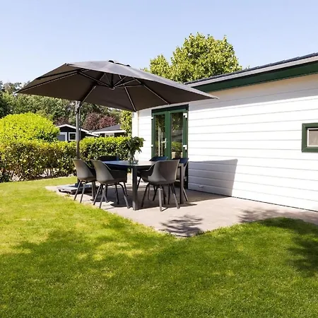 In Brabant With Spacious Garden شاليه *